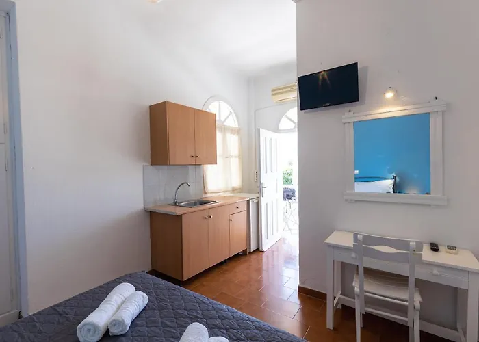 Blue Life Emporio (Santorini)