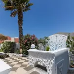 Blue Life Emporio (Santorini)