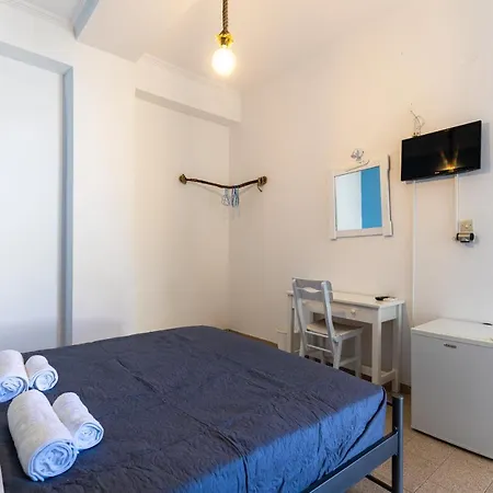 Blue Life Emporio (Santorini)