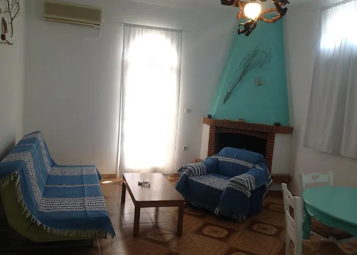 Blue Life Emporio (Santorini)