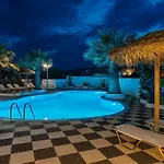Blue Life Emporio (Santorini)